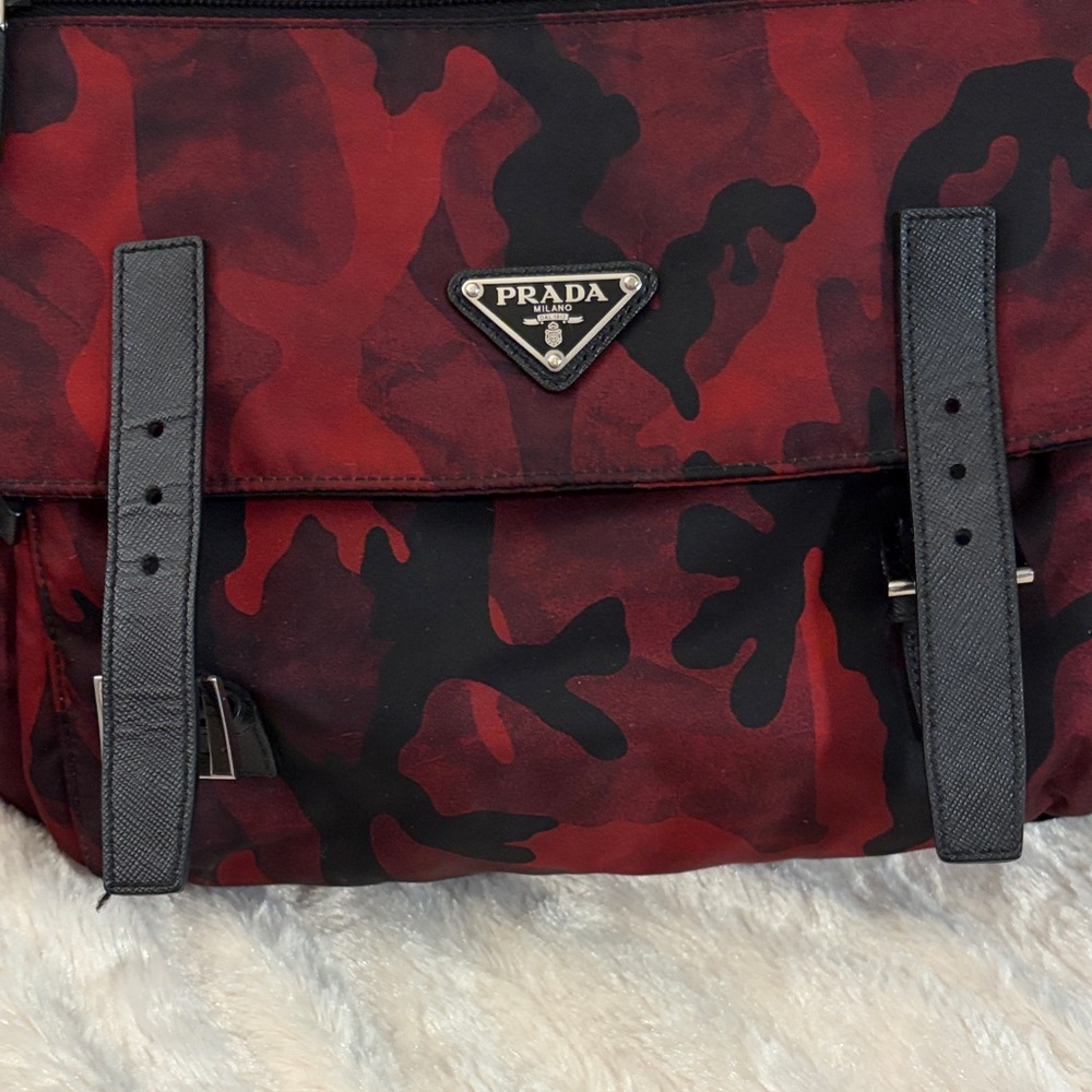 Prada Men's Camouflage Red and Black Messenger Bag - Picture 5 of 16